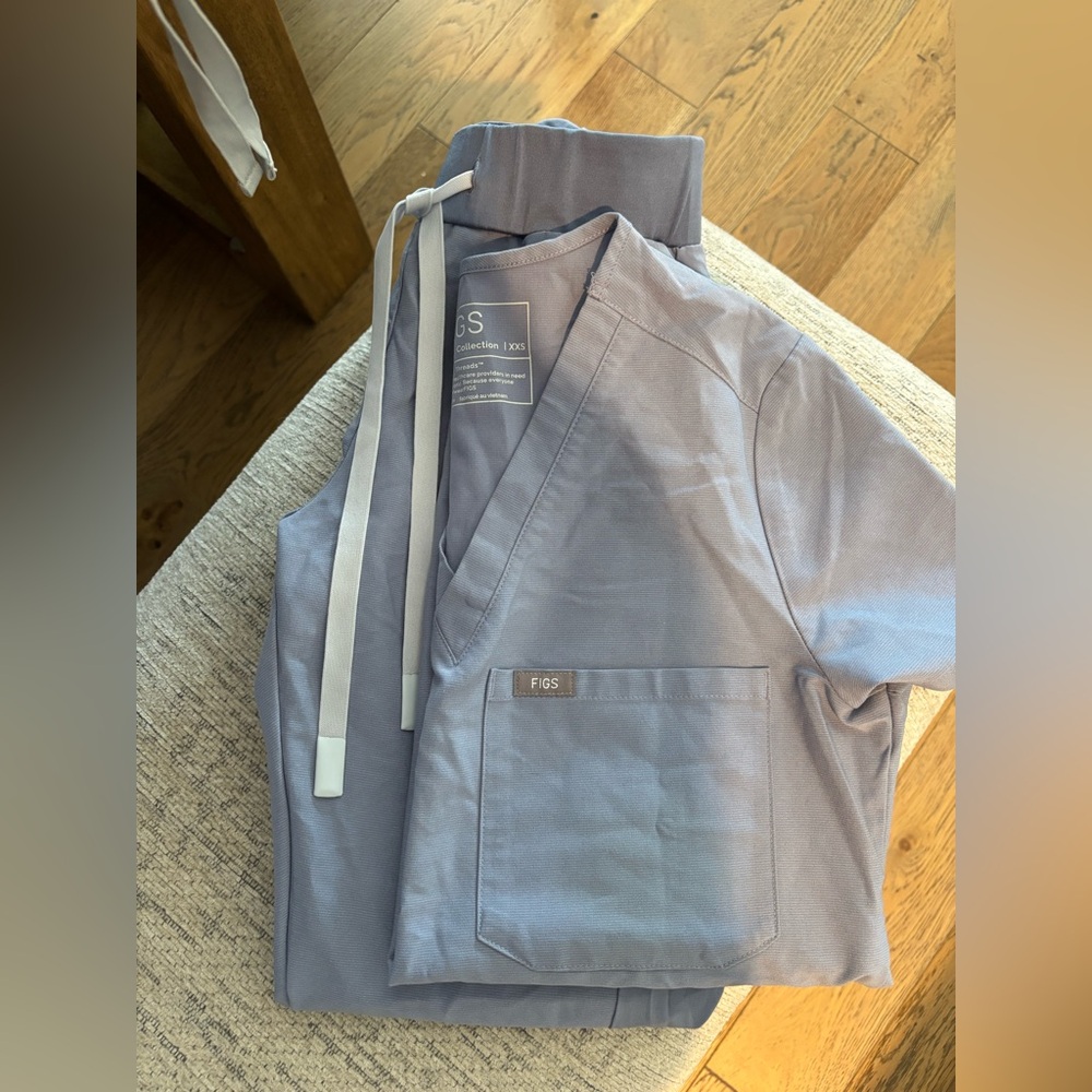 Figs Sky Blue Scrub Top